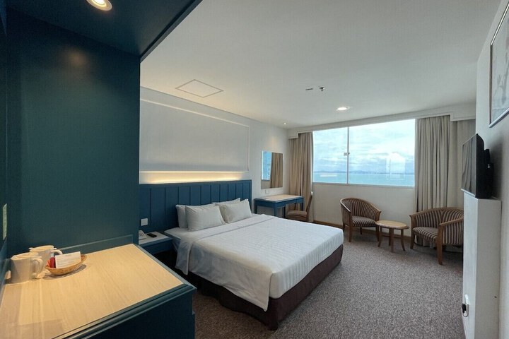 Room 19 of 38