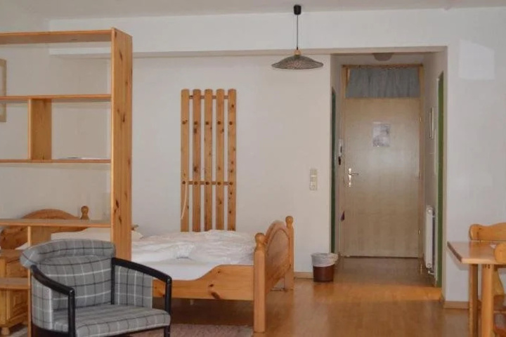 Room 3 of 15