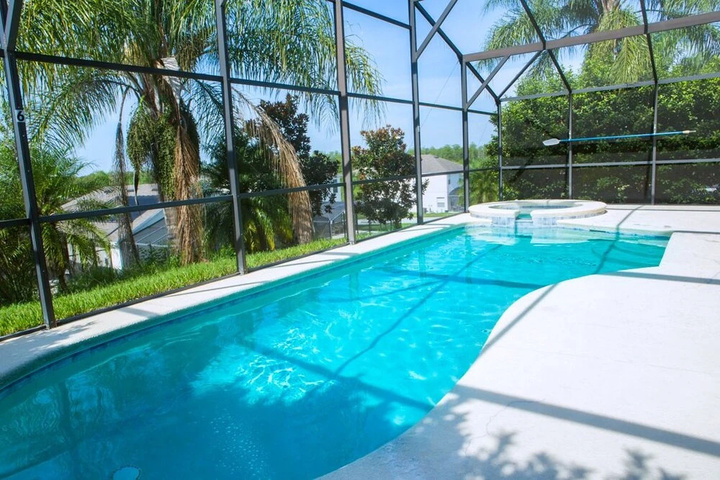 Pool 10 of 15