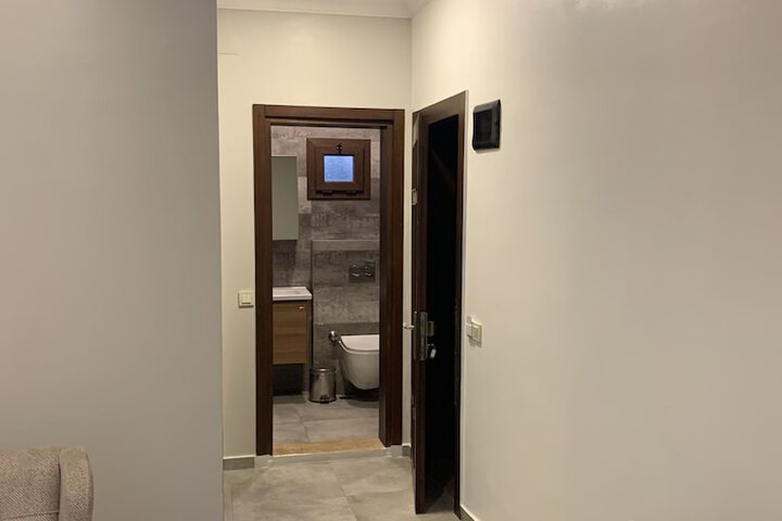Room 13 of 159