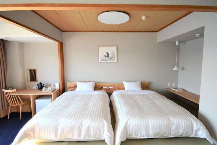 Room 12 of 85