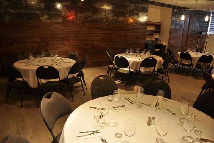 Dining 56 of 64