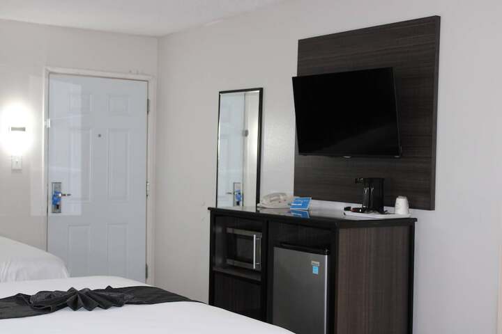 Room 14 of 65