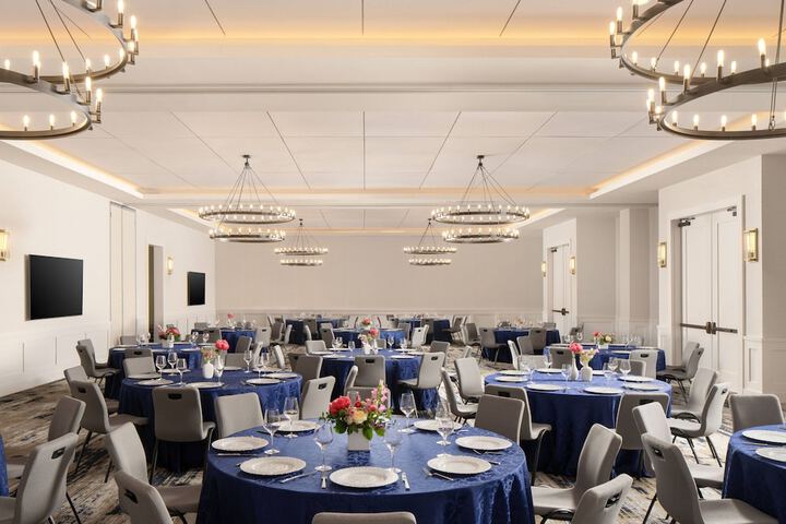 Ballroom/Hall 77 of 106