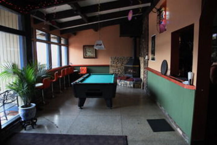 Lounge 9 of 15