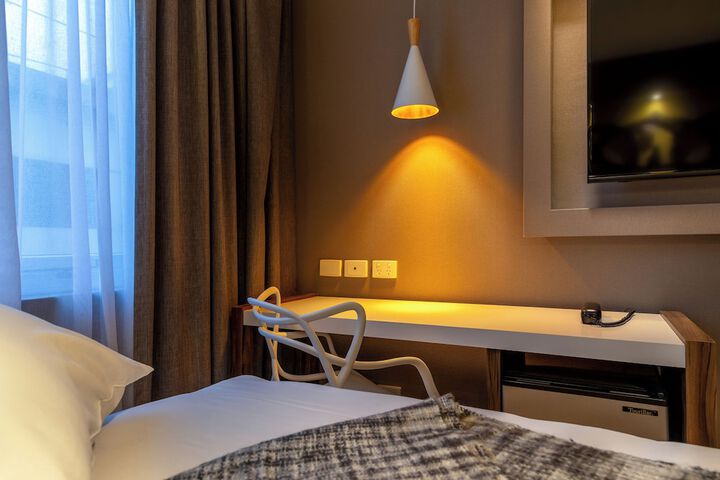 Room 16 of 27