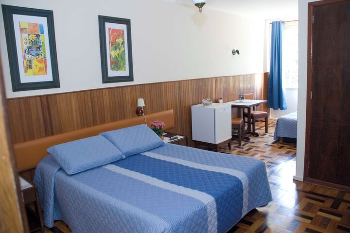 Room 32 of 121