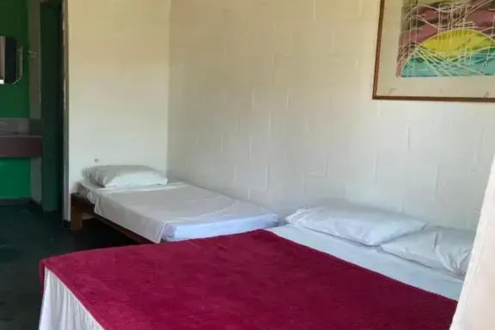 Room 8 of 13
