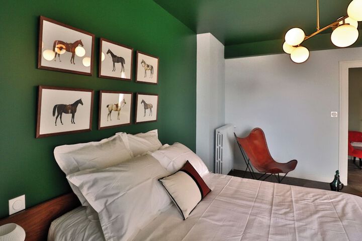 Room 2 of 28