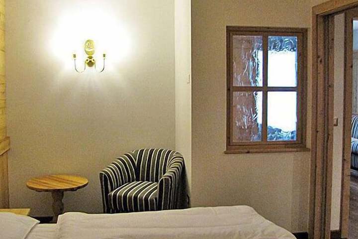 Room 26 of 100