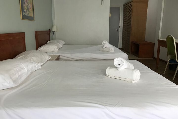 Room 7 of 66