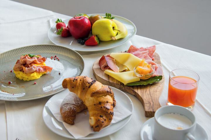 Breakfast/Coffee Service 52 of 71