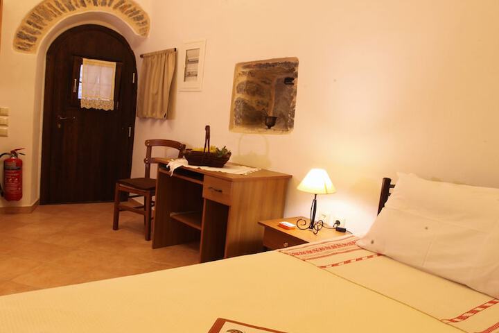 Room 80 of 83