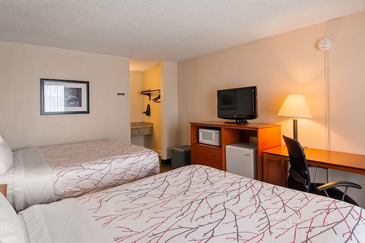 Room 4 of 23