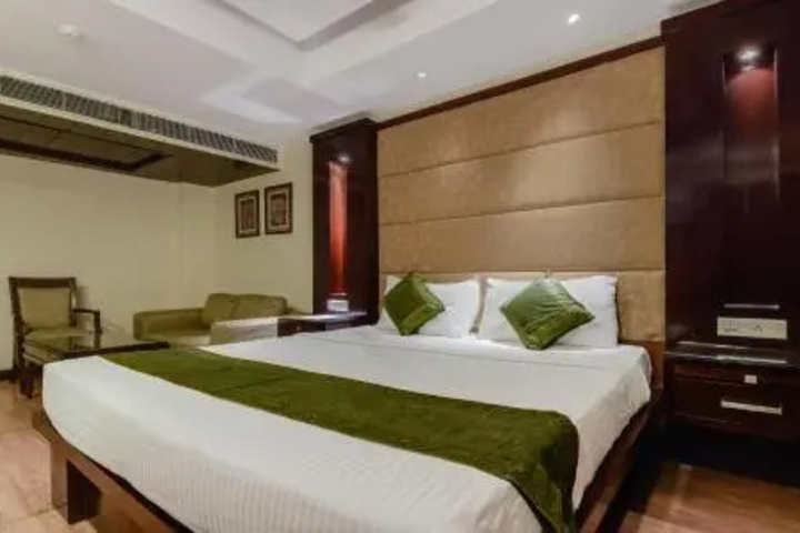 Room 3 of 16