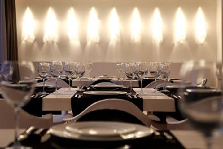 Dining 59 of 60