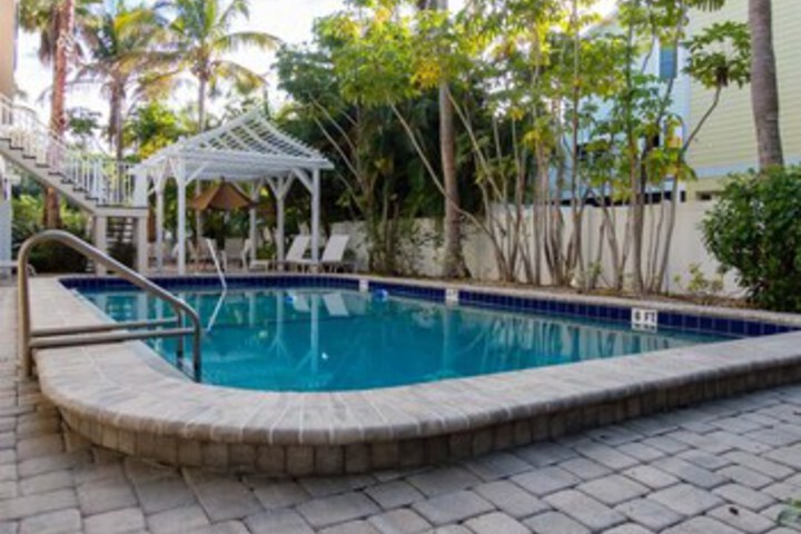 Pool 22 of 45