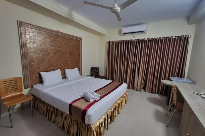 Room 5 of 5