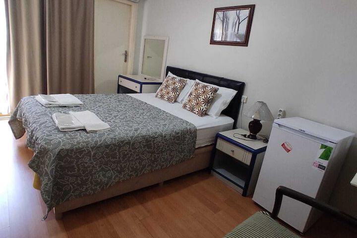 Room 4 of 17