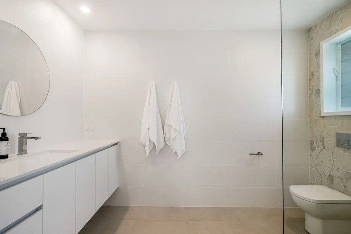 Room 9 of 20