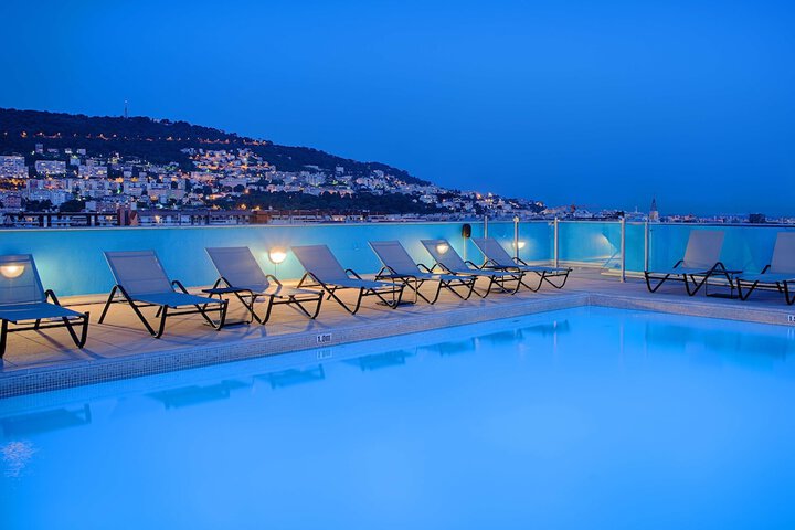 Pool 32 of 50