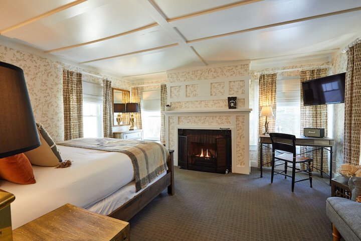 Room 28 of 49