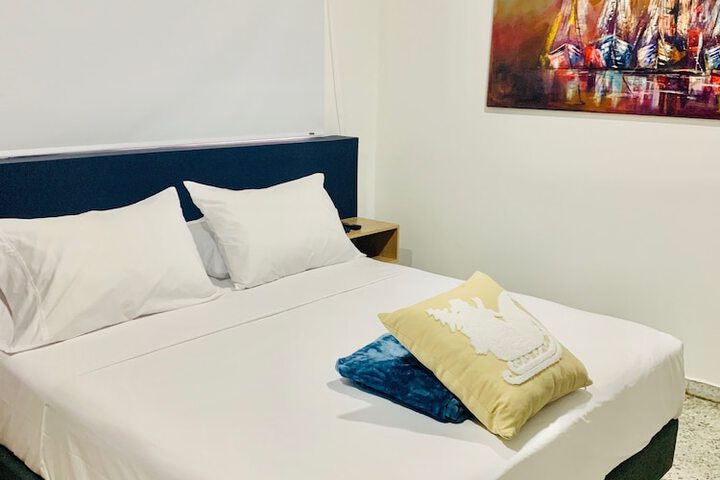 Room 9 of 18
