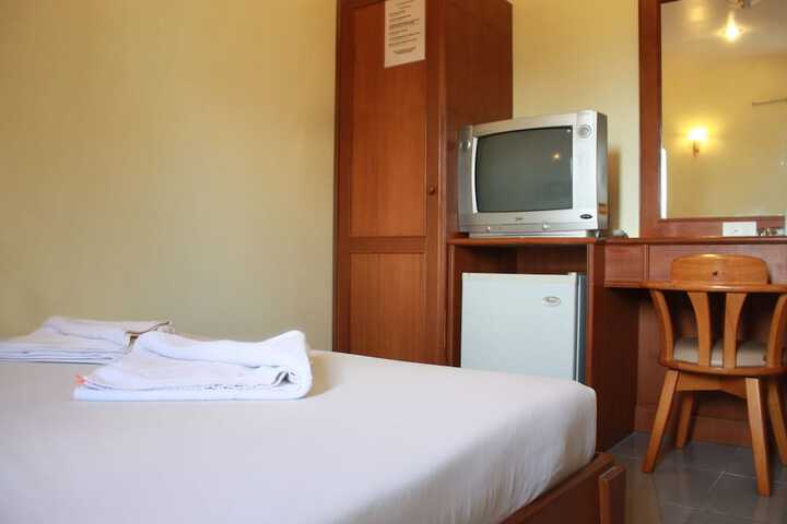 Room 4 of 26