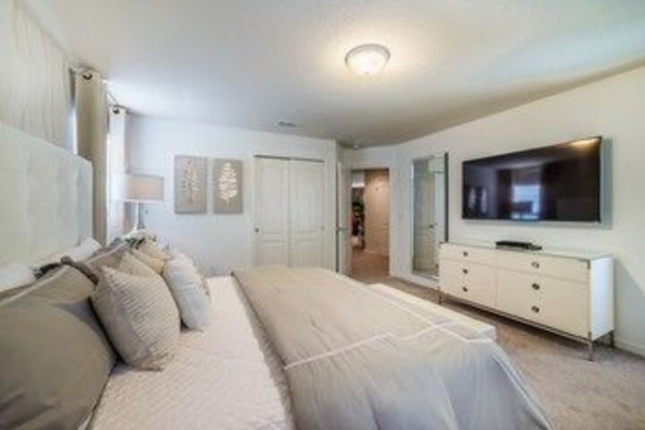Room 8 of 32