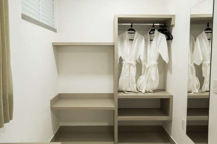 Room 8 of 30