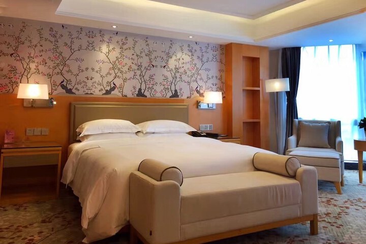 Room 3 of 23