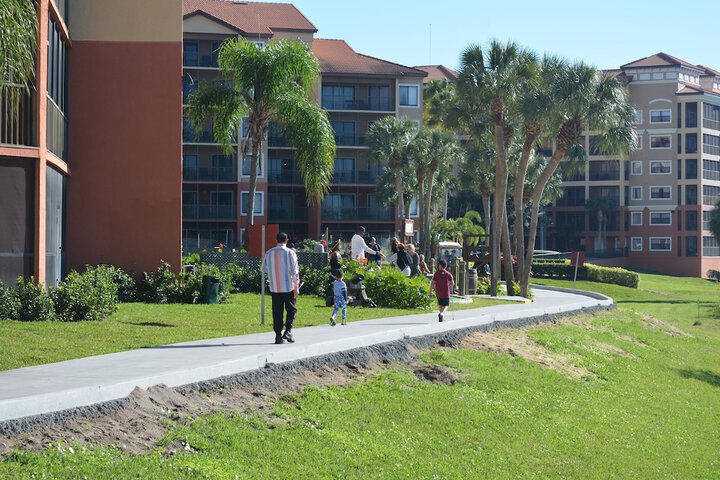 Hotel Exterior 56 of 72