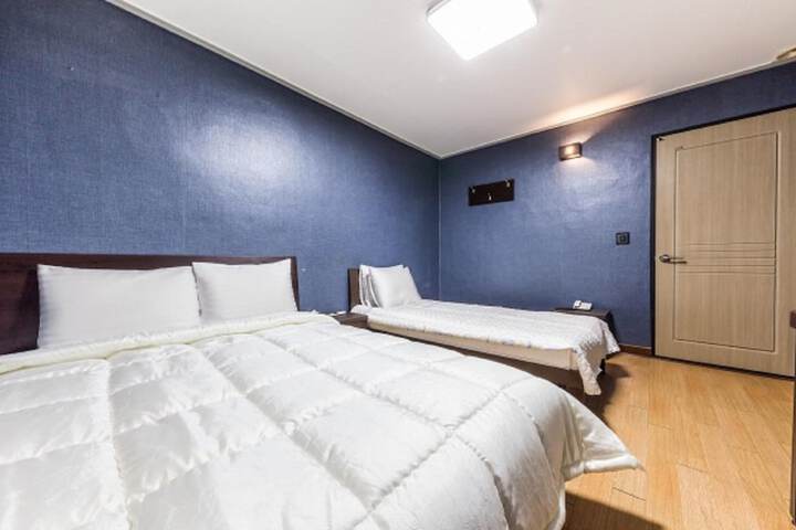 Room 18 of 52