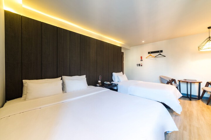 Room 29 of 62