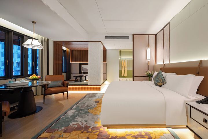 Room 15 of 34