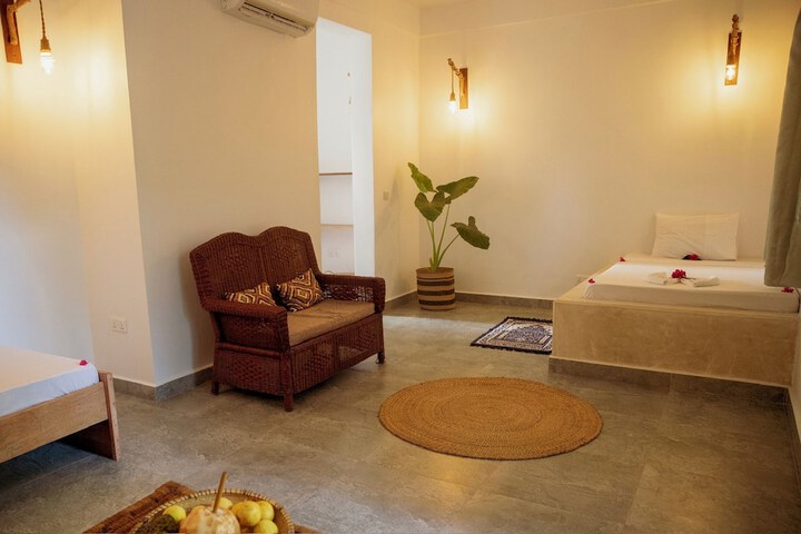 Room 4 of 85