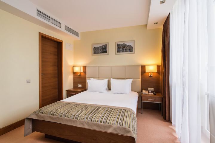 Room 9 of 59