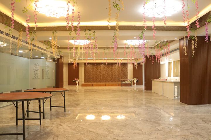 Ballroom/Hall 19 of 22