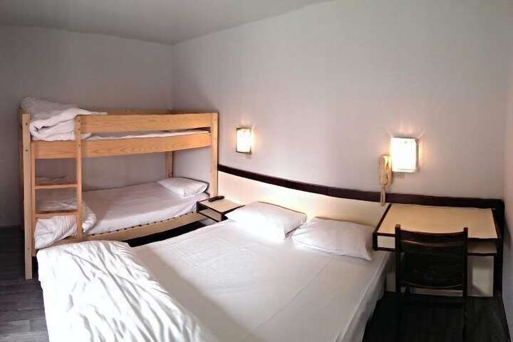 Room 7 of 24