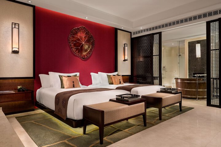 Room 5 of 43