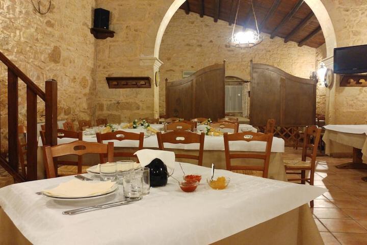 Dining 44 of 64
