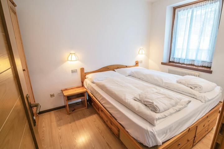 Room 9 of 41