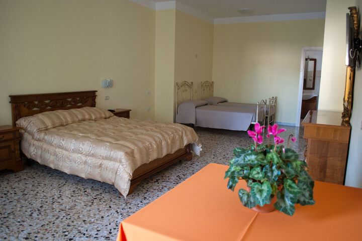 Room 18 of 37