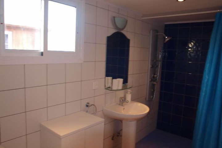 Room 13 of 25