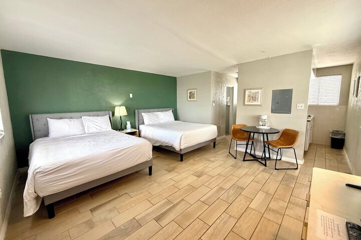 Room 26 of 62