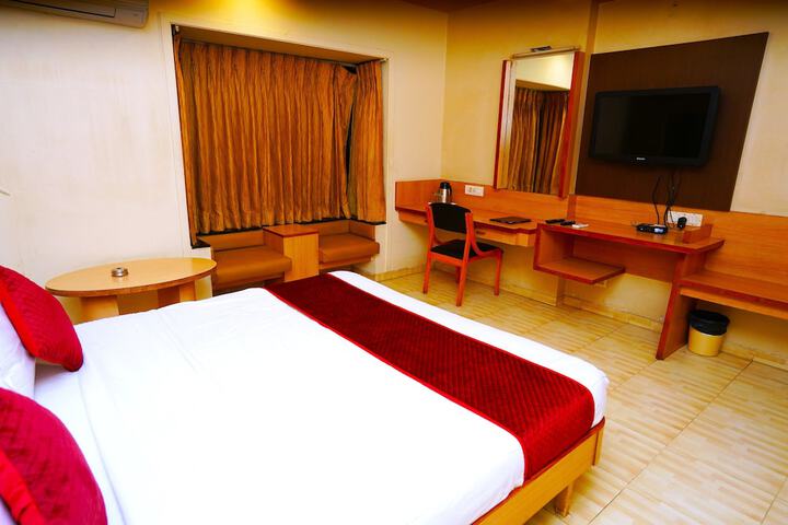 Room 7 of 19