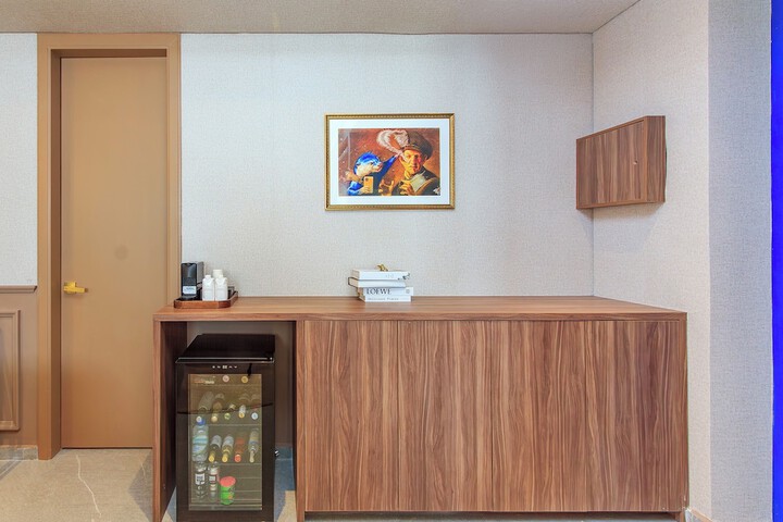 Room 31 of 49