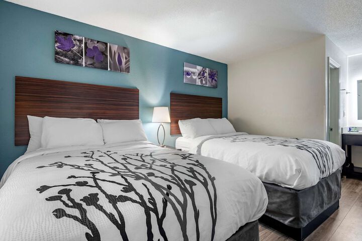 2 Double Beds (7 of 8)