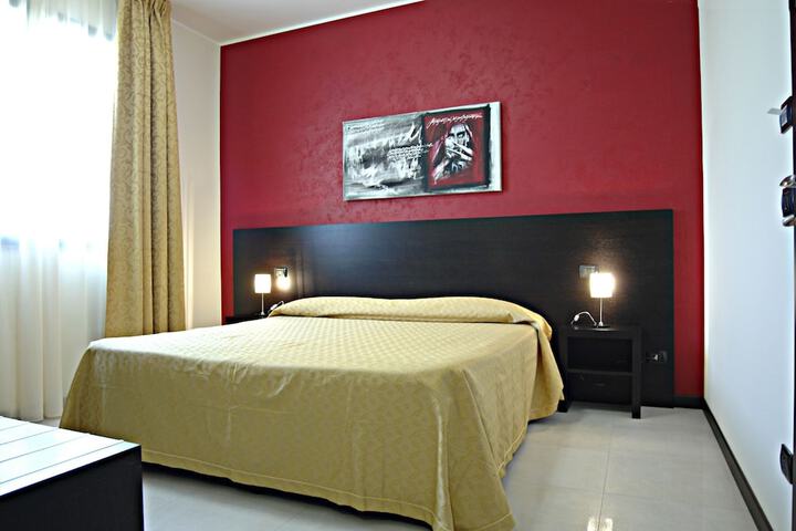 Room 5 of 13