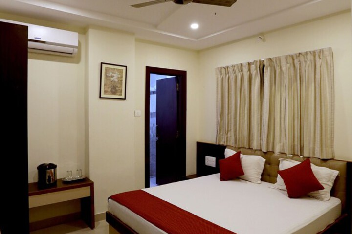 Room 25 of 37